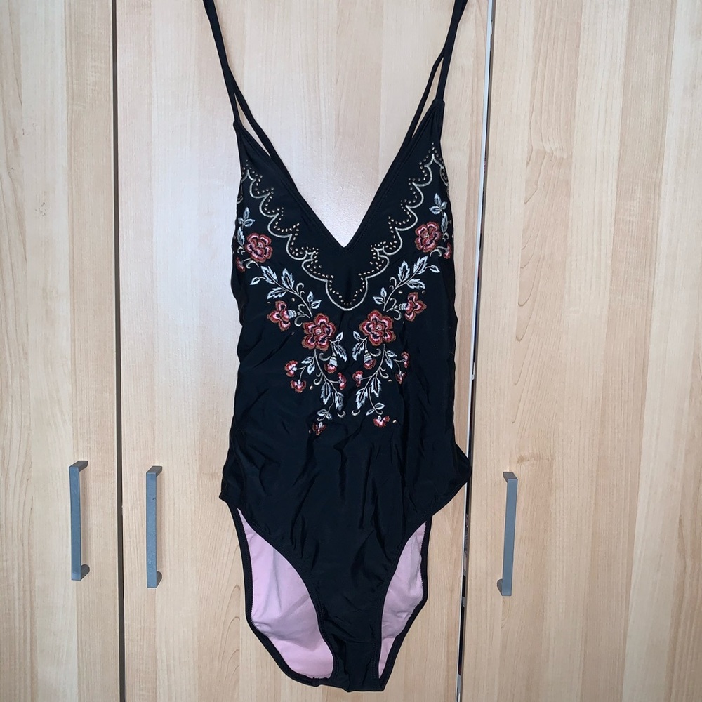 Swim suit